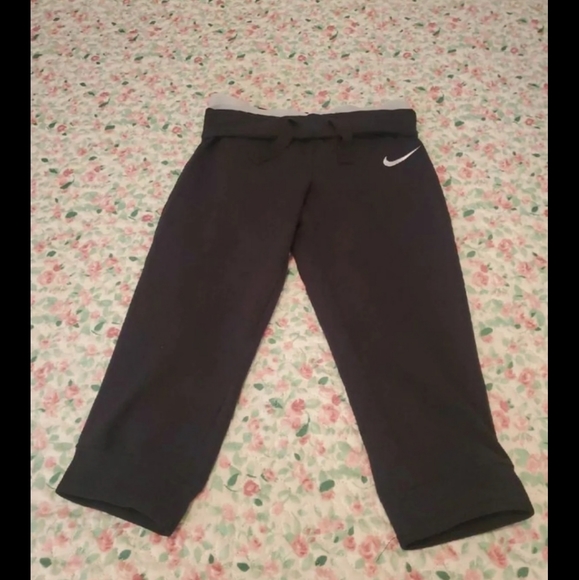 Nike Pants - Nike Dri-FIT Capri Pants